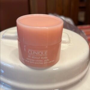 Clinique All About Eyes in Soft Pink